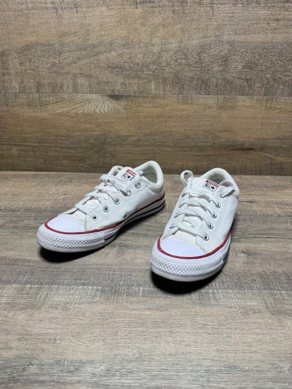 Converse White Canvas Low Top Sneaker Women's Size 7